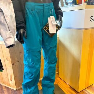 AK Burton Gore-tex pants.  NWT  Medium
